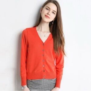 Cable & Gauge Button Front Knit V-neck Cardigan in Red Size XL